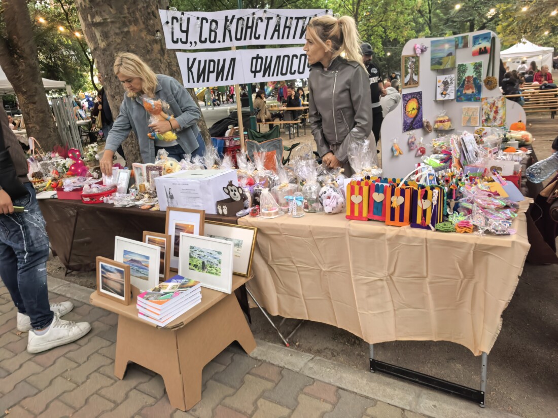 С над 1000 участници: „Празникът на Кючука“ се утвърди като истински фестивал на традициите и българския дух (ВИДЕО и СНИМКИ) 57 С над 1000 участници: „Празникът на Кючука“ се утвърди като истински фестивал на традициите и българския дух (ВИДЕО и СНИМКИ)