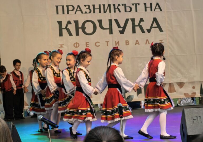 С над 1000 участници: „Празникът на Кючука“ се утвърди като истински фестивал на традициите и българския дух (ВИДЕО и СНИМКИ) 6 С над 1000 участници: „Празникът на Кючука“ се утвърди като истински фестивал на традициите и българския дух (ВИДЕО и СНИМКИ)