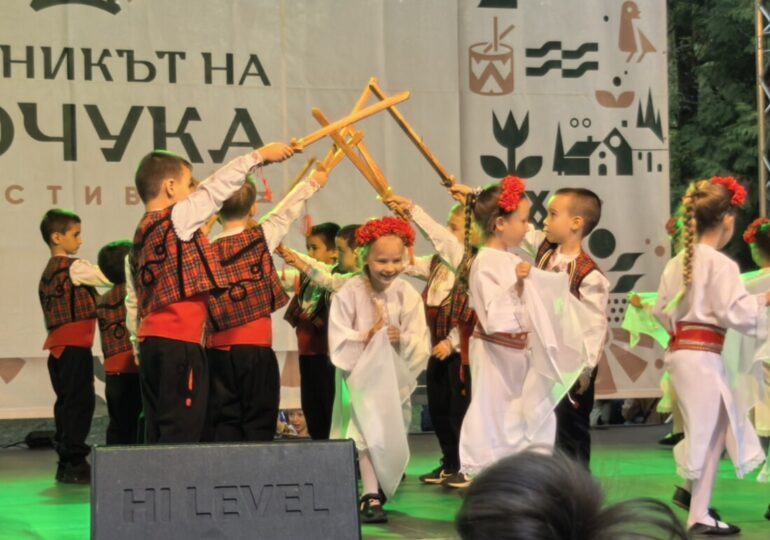 С над 1000 участници: „Празникът на Кючука“ се утвърди като истински фестивал на традициите и българския дух (ВИДЕО и СНИМКИ) 2 С над 1000 участници: „Празникът на Кючука“ се утвърди като истински фестивал на традициите и българския дух (ВИДЕО и СНИМКИ)