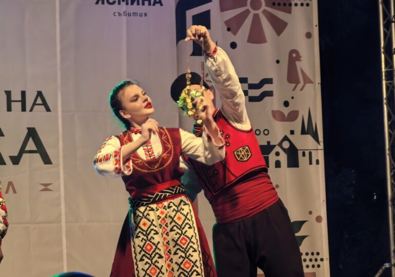 С над 1000 участници: „Празникът на Кючука“ се утвърди като истински фестивал на традициите и българския дух (ВИДЕО и СНИМКИ) 12 С над 1000 участници: „Празникът на Кючука“ се утвърди като истински фестивал на традициите и българския дух (ВИДЕО и СНИМКИ)