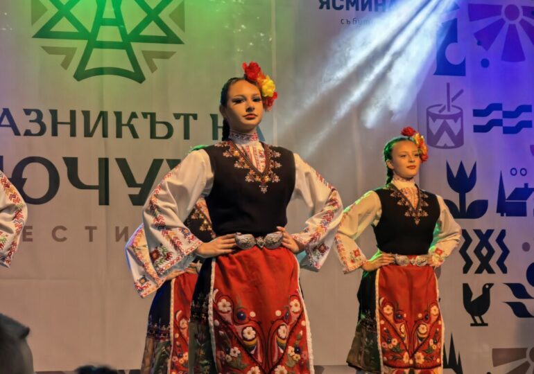 С над 1000 участници: „Празникът на Кючука“ се утвърди като истински фестивал на традициите и българския дух (ВИДЕО и СНИМКИ) 26 С над 1000 участници: „Празникът на Кючука“ се утвърди като истински фестивал на традициите и българския дух (ВИДЕО и СНИМКИ)