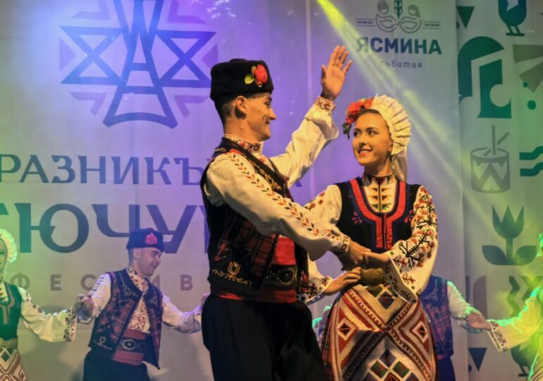 С над 1000 участници: „Празникът на Кючука“ се утвърди като истински фестивал на традициите и българския дух (ВИДЕО и СНИМКИ) 29 С над 1000 участници: „Празникът на Кючука“ се утвърди като истински фестивал на традициите и българския дух (ВИДЕО и СНИМКИ)