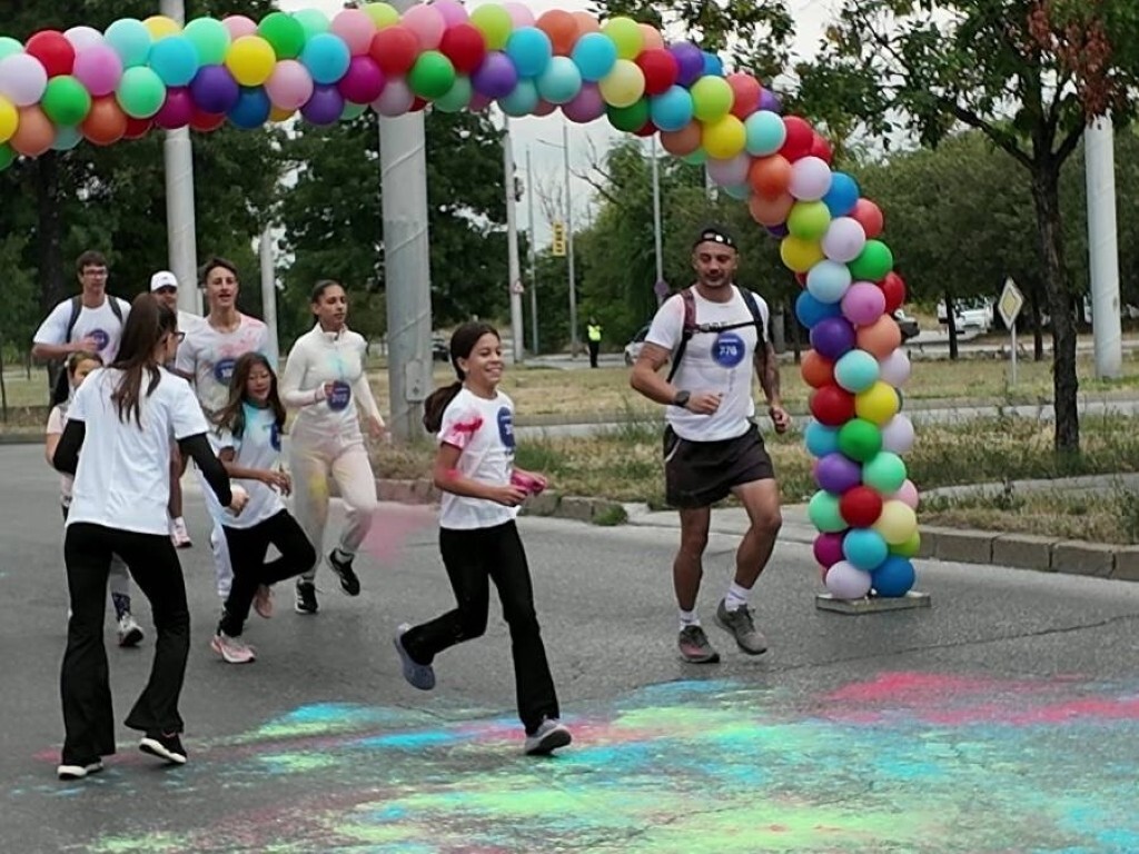 Стотици се включиха в DECATHLON Color Run в пловдивския район „Тракия“ (СНИМКИ)