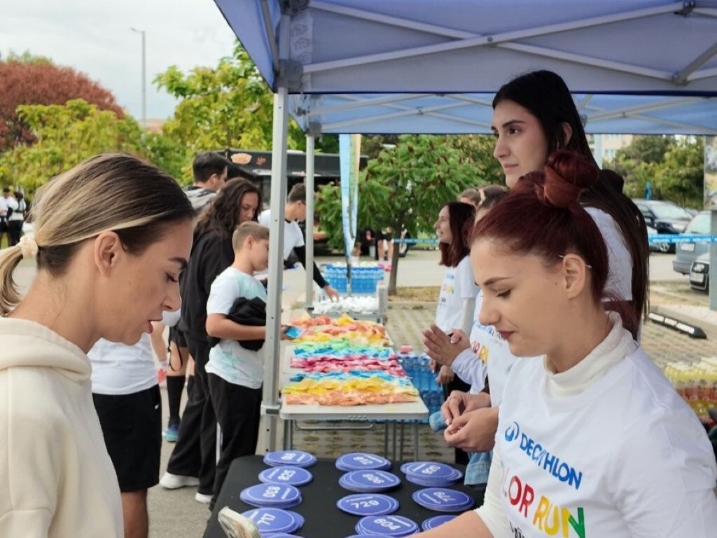 Стотици се включиха в DECATHLON Color Run в пловдивския район „Тракия“ (СНИМКИ)