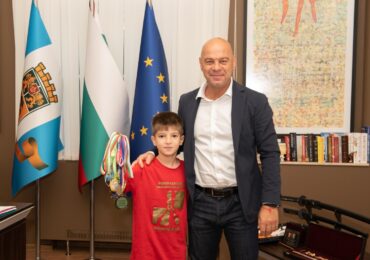 Кметът на Пловдив се срещна с трикратния държавен шампион по шахмат Калин Коцев