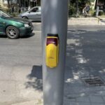 Пловдив с първи светофар с бутон за пешеходна заявка с тактилни знаци и брайлово писмо (СНИМКИ) 4 Пловдив с първи светофар с бутон за пешеходна заявка с тактилни знаци и брайлово писмо (СНИМКИ)