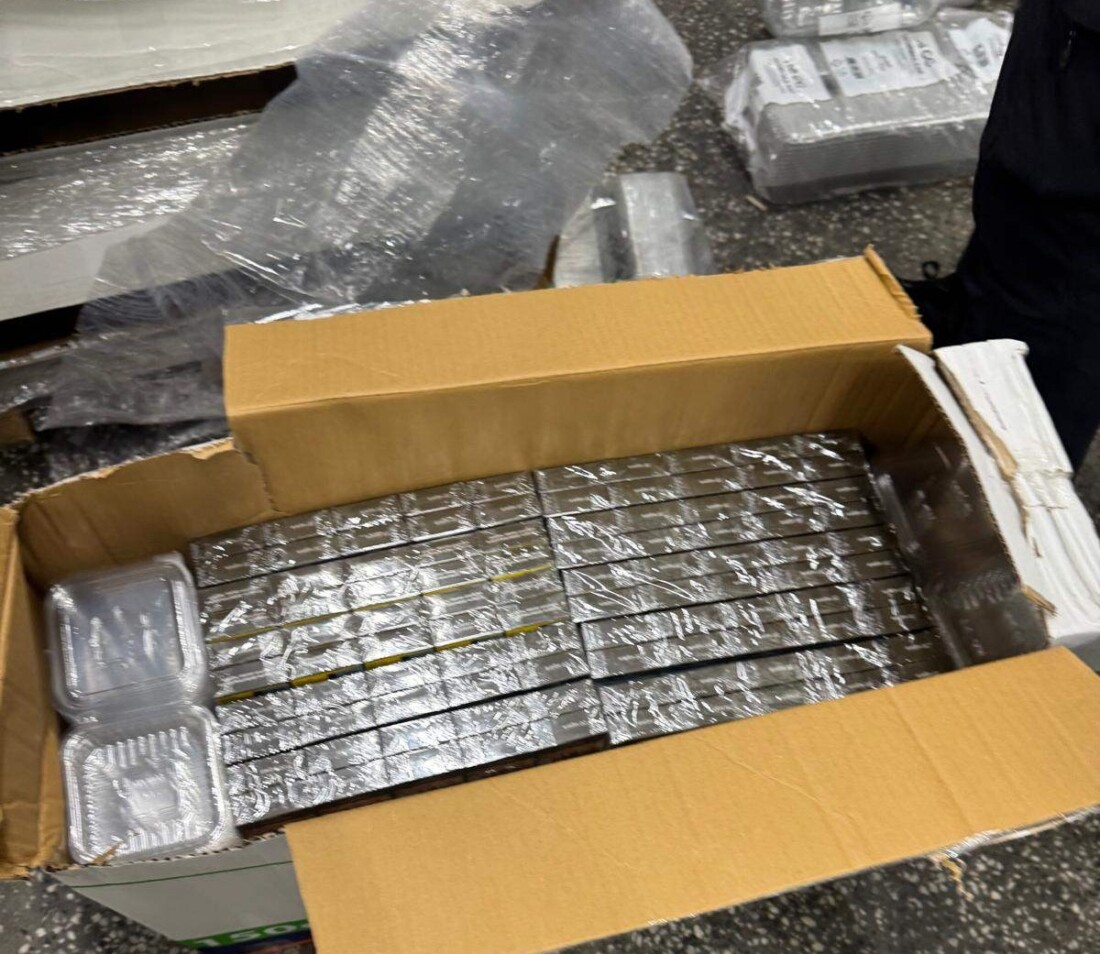 Задържаха 400 000 къса контрабандни цигари на „Капитан Андреево“ (ВИДЕО)