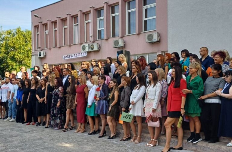 С благородна мисия: Кметът на „Южен“ откри учебната година в СУ „Св. Константин-Кирил Философ“ (ГАЛЕРИЯ)
