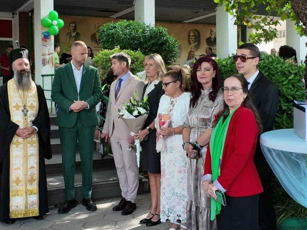 Кметът на „Тракия“ откри учебната година в училищата в района (СНИМКИ)