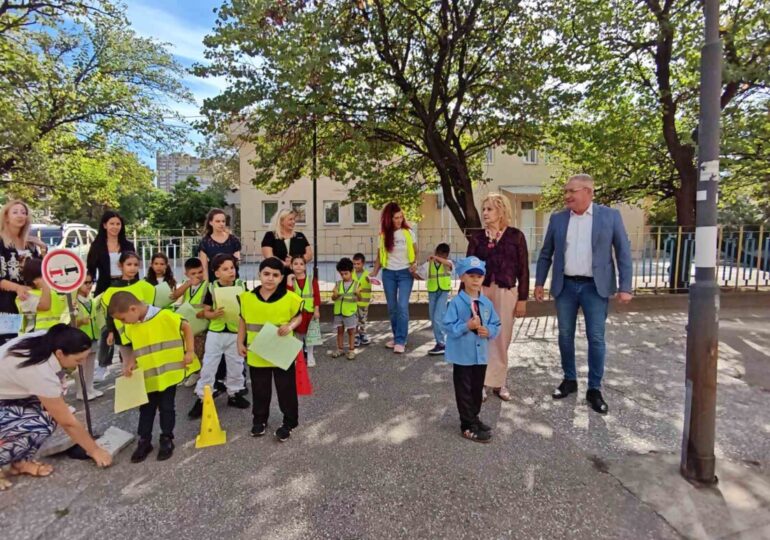 ДГ „Щастливо детство“ с ясна гражданска позиция: „Пази децата!“ (ГАЛЕРИЯ)