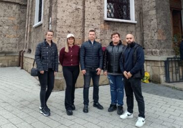 На Петковден: Младежите от ГЕРБ в Пловдив подариха икони на Света Петка
