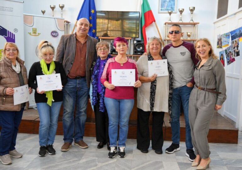 "Проект 60+“ отчете резултатите от четвъртото си издание и събра стотици в празник на изкуството и приятелството (СНИМКИ)