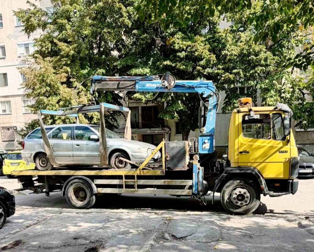 Поредна акция по премахване на излезли от употреба автомобили в пловдивския район "Източен" (СНИМКИ) 2 Поредна акция по премахване на излезли от употреба автомобили в пловдивския район "Източен" (СНИМКИ)