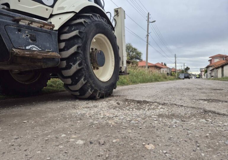 Стартира ремонт на ключова улица в Ягодово (СНИМКИ)