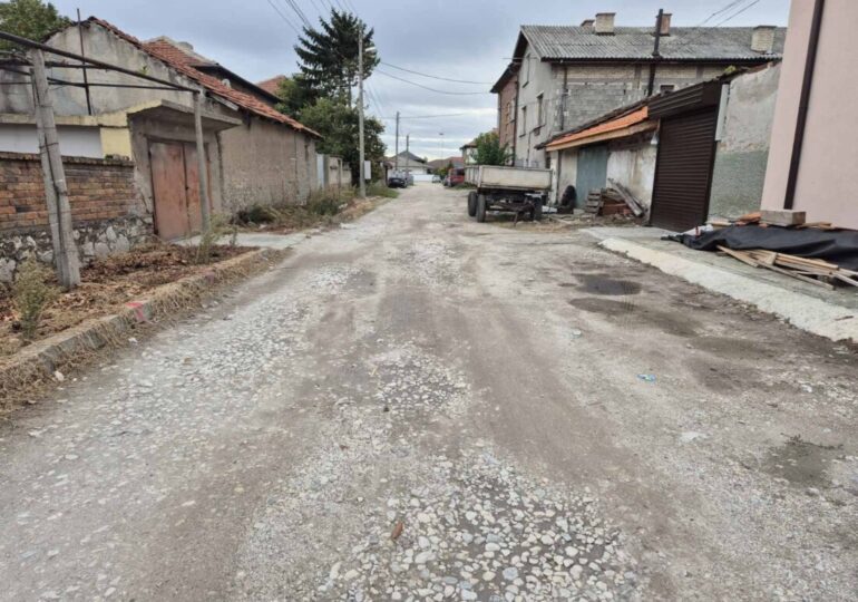 Стартира ремонт на ключова улица в Ягодово (СНИМКИ)