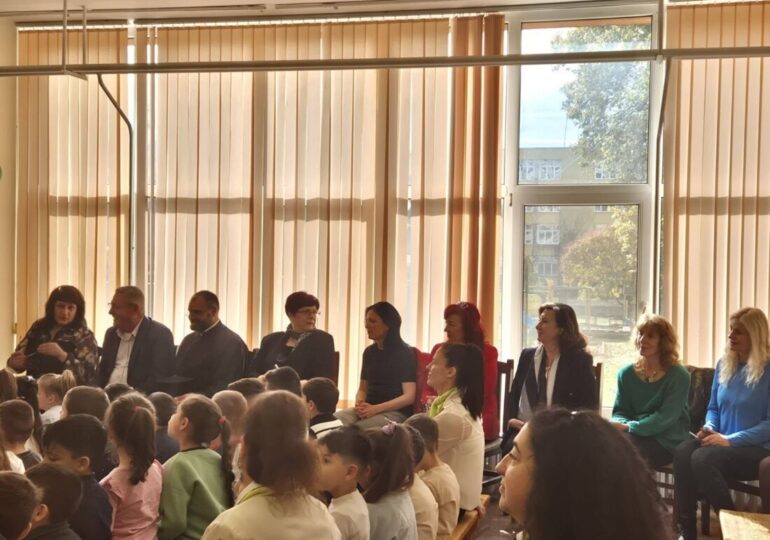 ДГ „Наталия“ отбеляза Деня на народните будители с уникален спектакъл, а в СУ за УУС „Стоян Белинов“ официално отвори врати нов модерен STEM център (ГАЛЕРИЯ)