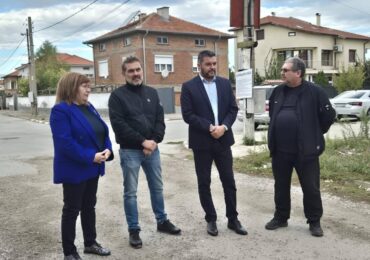 Стартира ремонт на ключова улица в Ягодово (СНИМКИ)