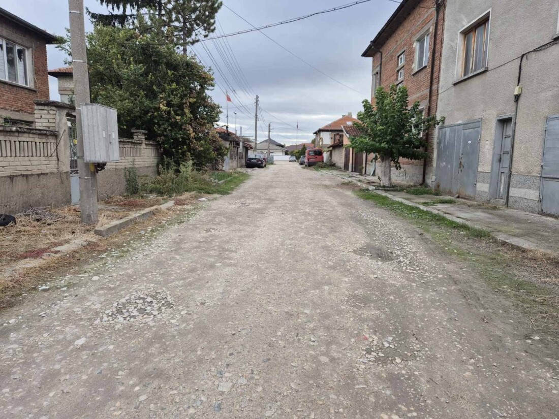 Стартира ремонт на ключова улица в Ягодово (СНИМКИ)