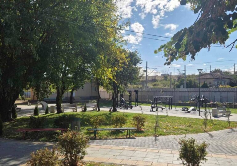 Откриха официално обновения парк в Кадиево (СНИМКИ) 9 Откриха официално обновения парк в Кадиево (СНИМКИ)