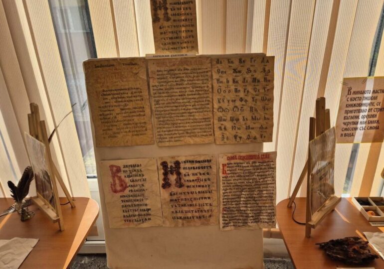 ДГ „Наталия“ отбеляза Деня на народните будители с уникален спектакъл, а в СУ за УУС „Стоян Белинов“ официално отвори врати нов модерен STEM център (ГАЛЕРИЯ)