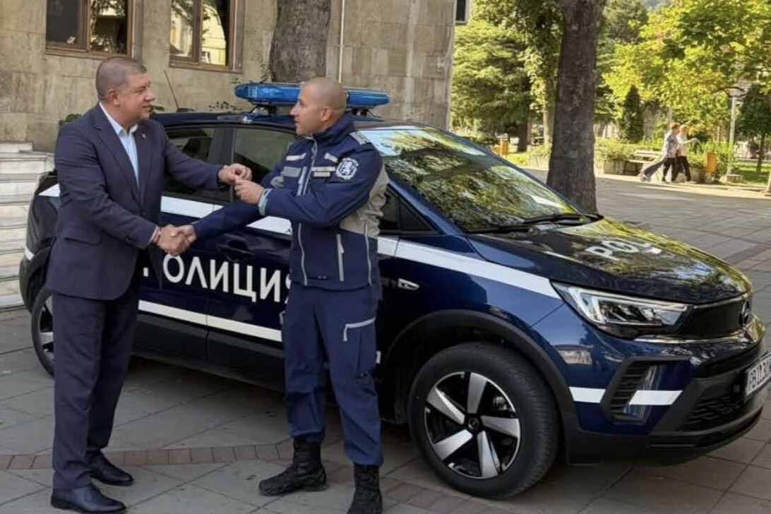 Община Кричим дари нов автомобил на полицията за по-добра сигурност и обществен ред (СНИМКИ)