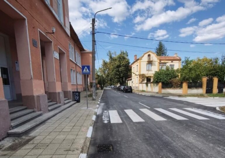 Продължават ремонтите на улици в Първомай