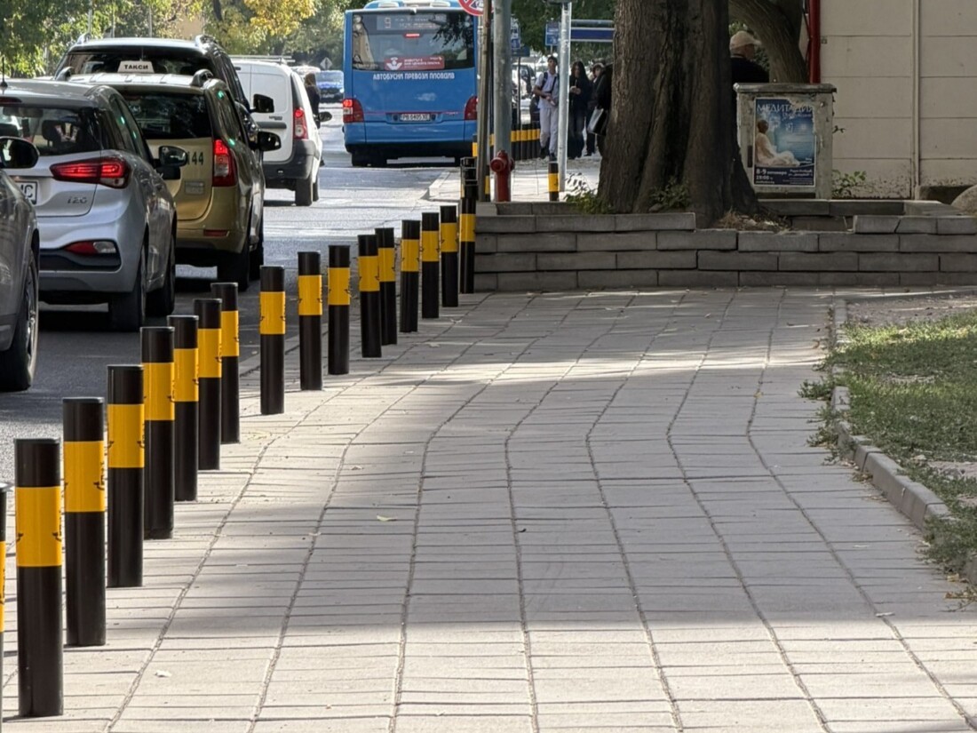 Обновяват антипаркинг колчета в Пловдив