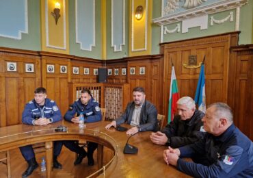 Четвъртокласници от София гостуваха в Община Пловдив (СНИМКИ)