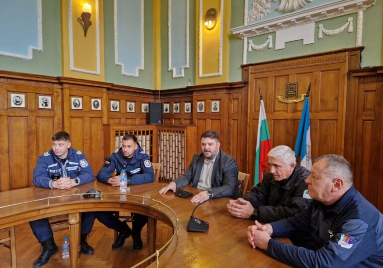 Четвъртокласници от София гостуваха в Община Пловдив (СНИМКИ)