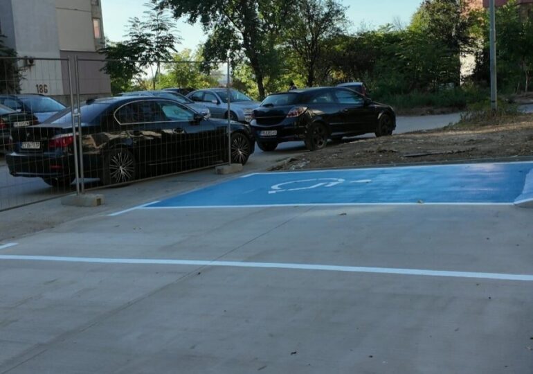 Район „Тракия“ с нов паркинг и тротоар, планират още места за паркиране (СНИМКИ)